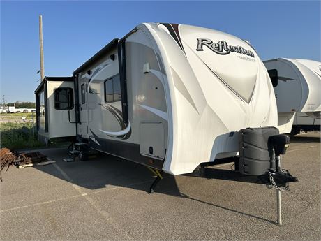 2017 Grand Design 36ft Holiday Trailer